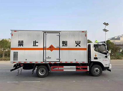 拉孜爆破器材运输车